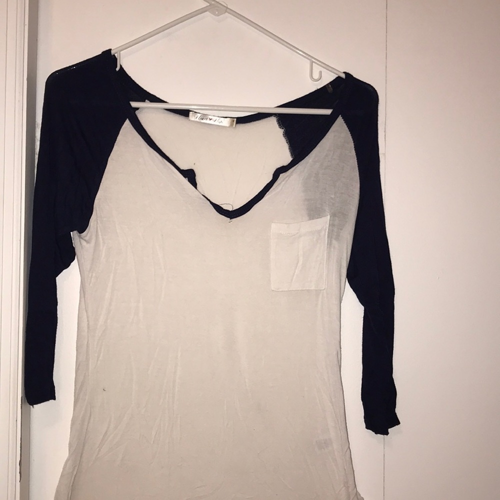 Quarter sleeve top
